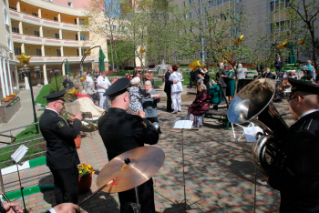 с самого утра в пансионате звучала музыка, а началось все с оркестра с самого утра в пансионате звучала музыка, а началось все с оркестра